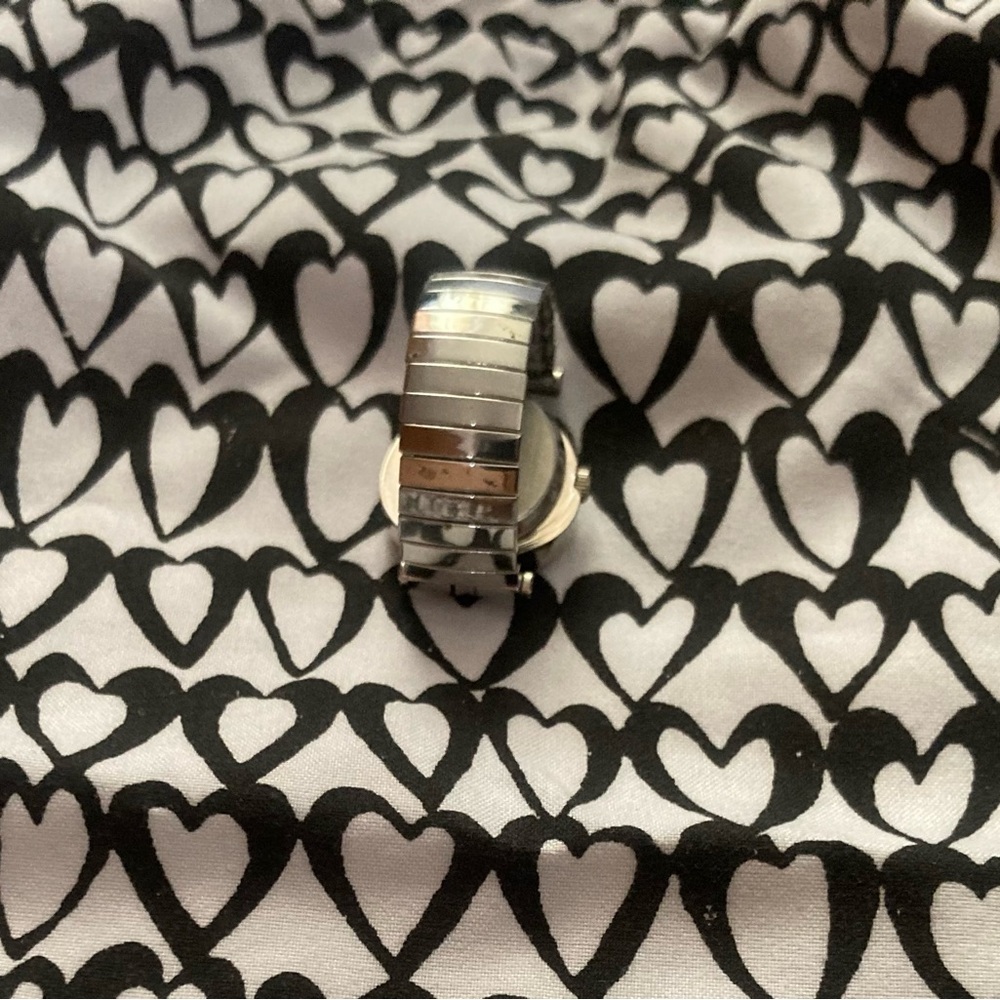 VINTAGE SILVER SHANNONS HEART SHAPED RING WATCH - Picture 2 of 5